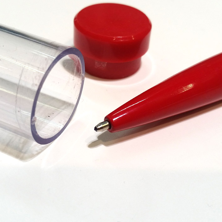 Bolígrafo de aluminio en tubo acrílico transparente
