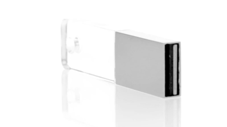 Pack 100 USB Transparente con agujero
