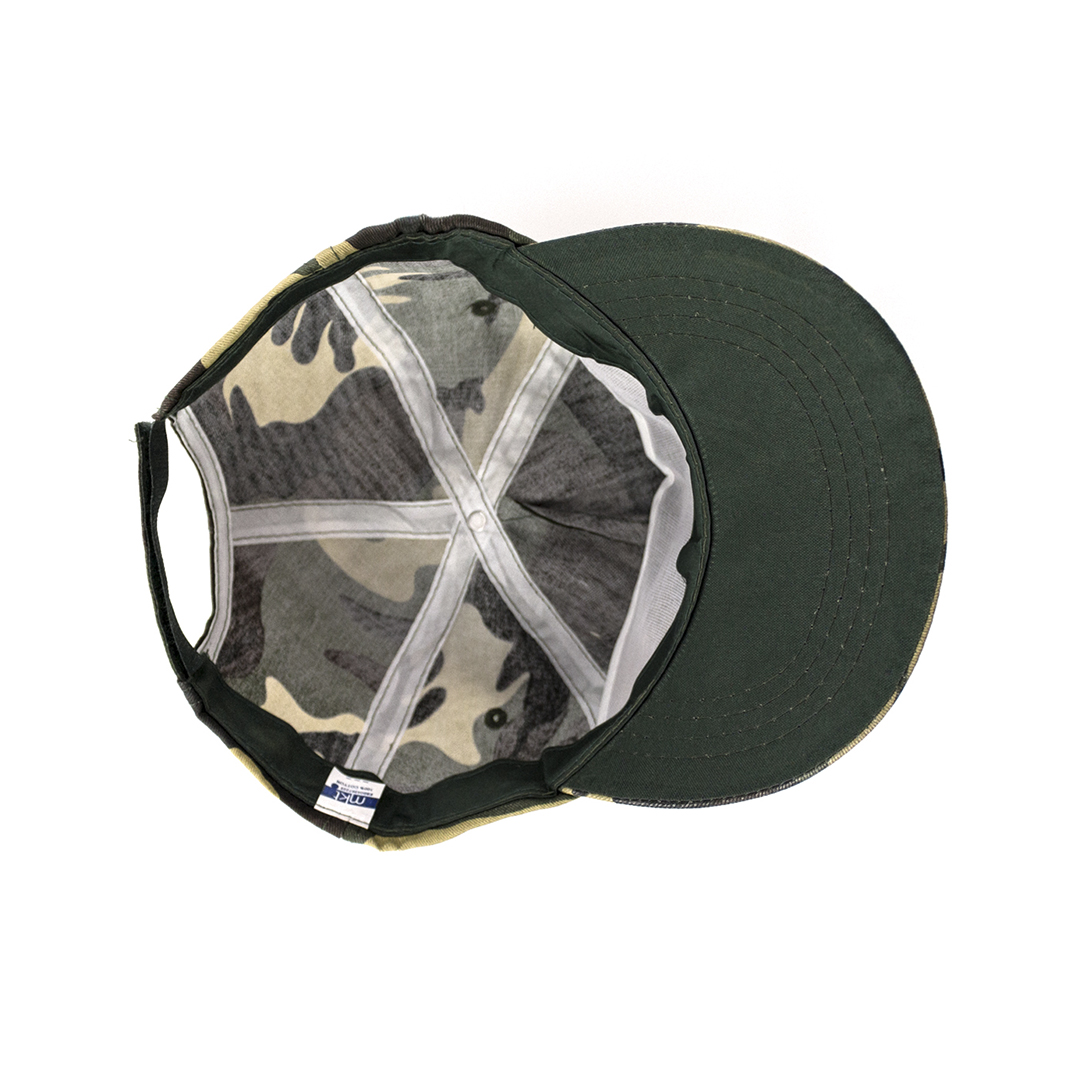 Camiseta y gorra de camuflaje