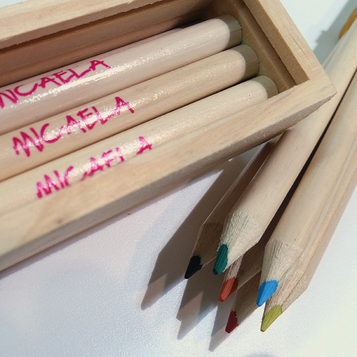 Estuche de Madera 6 lápices de colores con tapa regla