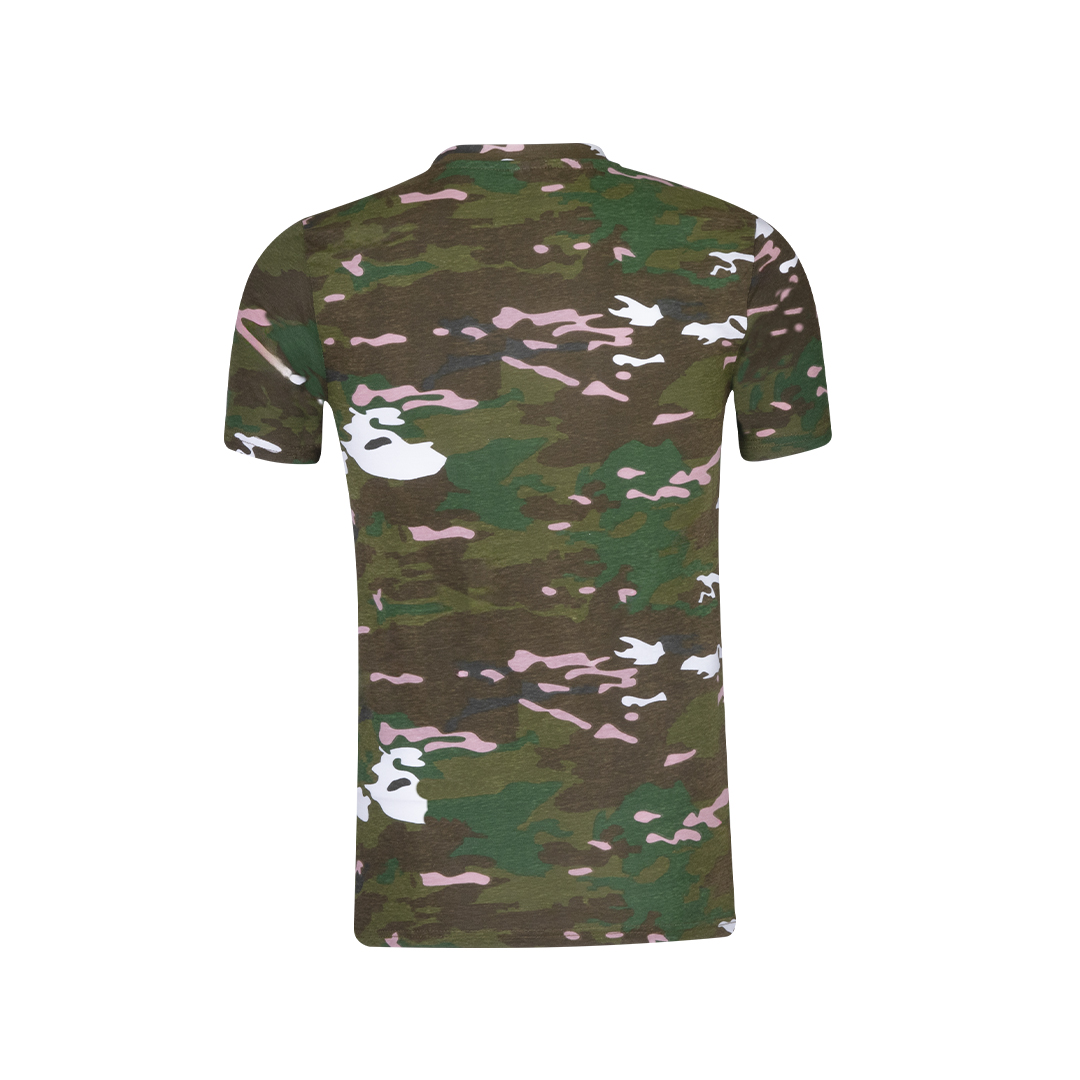 Camiseta y gorra de camuflaje
